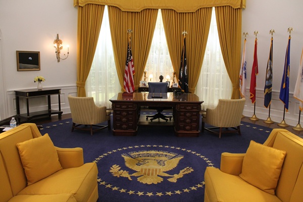 executive order AI https://www.pexels.com/photo/usa-presidential-office-4338046/