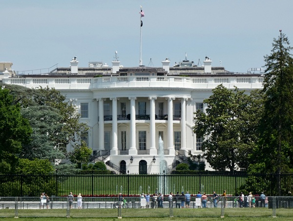 White House private cyber retaliation https://www.pexels.com/photo/people-standing-outside-the-fence-of-the-white-house-in-washington-12319862/